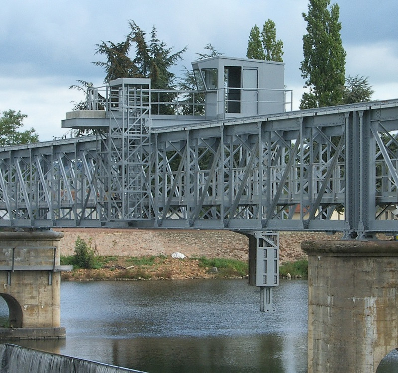 Chariot de manoeuvre - barrage de Roanne sur la Loire